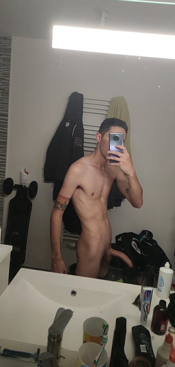 En 2021

 #twink #hung #maqueue @maqueuecom