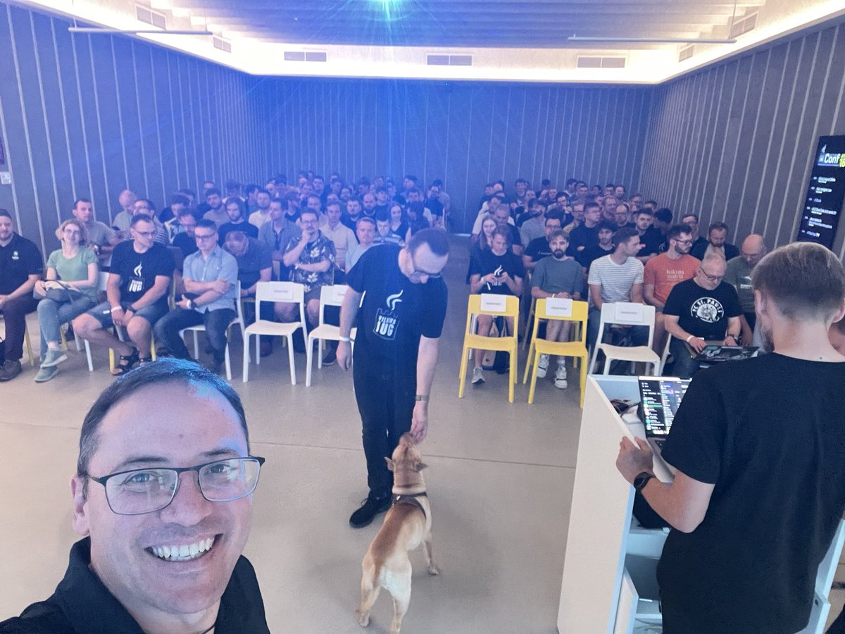 Ready to go on stage at <a href="/VilniusJUG/">Vilnius JUG</a> miniconf. We’ve got a 🐶 in the audience