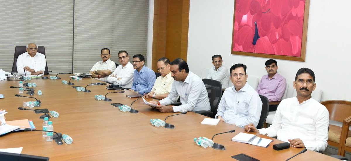 Bhupendrapbjp's tweet photo. ગાંધીનગર ખાતે એક ઉચ્ચસ્તરીય બેઠક યોજીને આગામી 21 મી જૂને યોજાનાર ‘આંતરરાષ્ટ્રીય યોગ દિવસ’ની ઉજવણીના આયોજનને આખરી ઓપ આપ્યો. ગુજરાતમાં આ વર્ષના આંતરરાષ્ટ્રીય યોગ દિવસનો મુખ્ય કાર્યક્રમ બનાસકાંઠાના સરહદી ગામ અને સીમાદર્શન માટે સુપ્રસિદ્ધ નડાબેટ ખાતે યોજાશે.

‘સ્વયં અને સમાજ માટે યોગ’ની થીમ સાથે આ યોગ દિવસની ઉજવણી થશે. રાજ્યમાં 312 જેટલા મુખ્ય સ્થળોએ યોગ દિવસની ભવ્ય ઉજવણી કરવામાં આવશે. પંચાયત સ્તરથી લઈને મહાનગરપાલિકાના વોર્ડ કક્ષા સુધી, શાળા, કોલેજ, ITI, જેલ, પોલીસ, આરોગ્ય સેવા સહિતના વિભાગો પણ યોગના કાર્યક્રમોનું આયોજન કરશે. રાજ્યમાં અંદાજે સવા કરોડ લોકો આ કાર્યક્રમોમાં જોડાશે.

માનનીય વડાપ્રધાન શ્રી નરેન્દ્રભાઈ મોદીની પ્રેરણાથી 2014 માં યુનાઇટેડ નેશન્સ દ્વારા 21 મી જૂનને આંતરરાષ્ટ્રીય યોગ દિવસ જાહેર કરવામાં આવ્યો છે, અને દુનિયાભરના દેશોમાં આ દિવસની ઉજવણી થાય છે તે આપણા માટે ગૌરવની વાત છે.

રાજ્યના વધુને વધુ નાગરિકો યોગના કાર્યક્રમોમાં ભાગ લે અને સમાજમાં યોગ અંગે અત્યાધિક જાગૃતિના વાતાવરણનું નિર્માણ થાય તેવો સરકારનો પ્રયાસ છે. આવો, આપણે સૌ રોજિંદા જીવનમાં યોગ અપનાવીને શરીર અને મનનું પૂર્ણ સ્વાસ્થ્ય પ્રાપ્ત કરીએ.