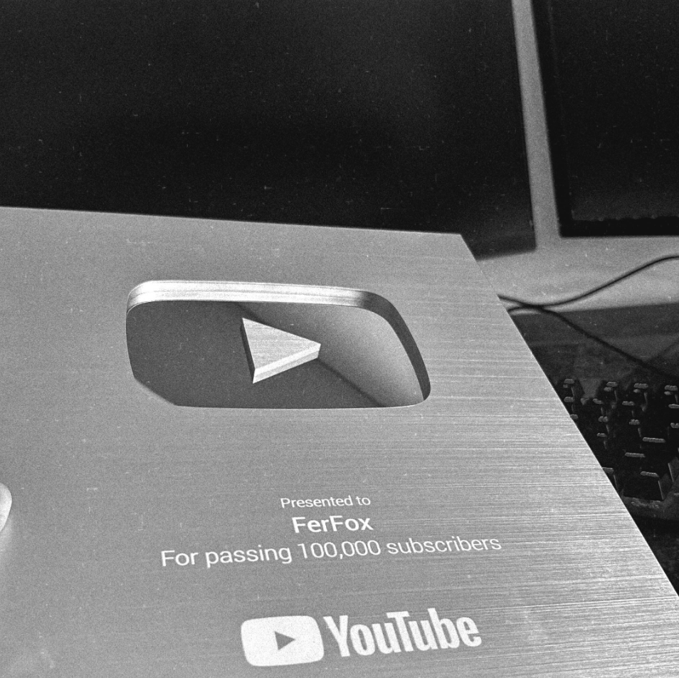 FerFox18's tweet photo. 100 000
#youtubepartner #youtubeawards #societyawards #silverplaybutton #playbutton #videoaward #youtubesocietyawards #youtubesilverbutton #youtubesilversocietyaward #youtube100000 https://t.co/u6PHG2cEkB