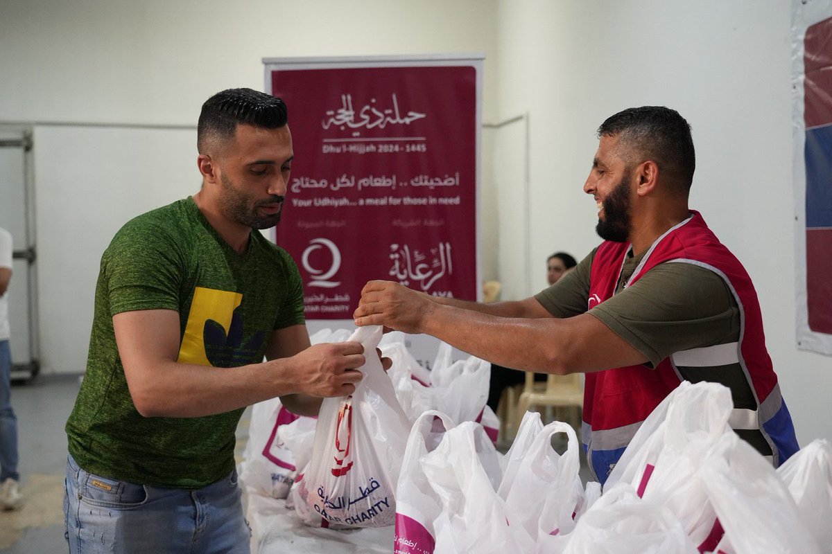 qcharity_en's tweet photo. QC's Dhul-Hijjah Campaign 1445 AH – 2024! 🌍✨

Our dedicated field teams are hard at work distributing sacrificial meat in #Lebanon. Our campaign aims to benefit around 3.5 million people worldwide.

We're also extending our support to regions facing exceptional circumstances or natural disasters, including Palestine, Sudan, Yemen, and Syrian IDPs and refugees.

Together, let's spread hope and make a difference! 🤝❤️