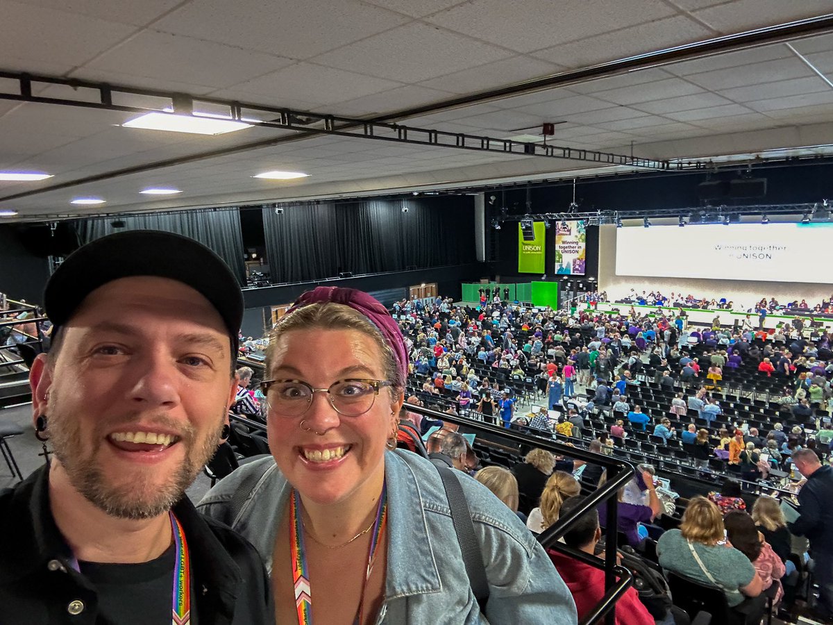 Our branch secretary Holly 💪🏼 and our LGBT+ Officer Kit 🏳️‍🌈🏳️‍⚧️ getting ready for the first session of UNISON’s National Delegate conference, where debates and motions will shape the future year of our union. On behalf of the Sussex Uni branch - welcome to Brighton! #undc24