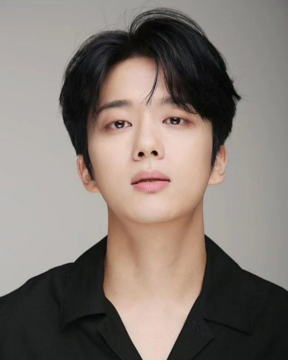 OnlyMoonJongUp's tweet photo. I wish you all the best with your new agency and company. I hope we have many wonderful moments with you. ๐
๐https://t.co/SiXFONYHv1
๐https://t.co/N0z9ufXPLR
#์์ฌ #์ ์์ฌ #BAP # #YOUNGJAE #YOOYOUNGJAE #์์ด์ปดํจ์ค #ACOMPASS https://t.co/l7P0iDrsuX