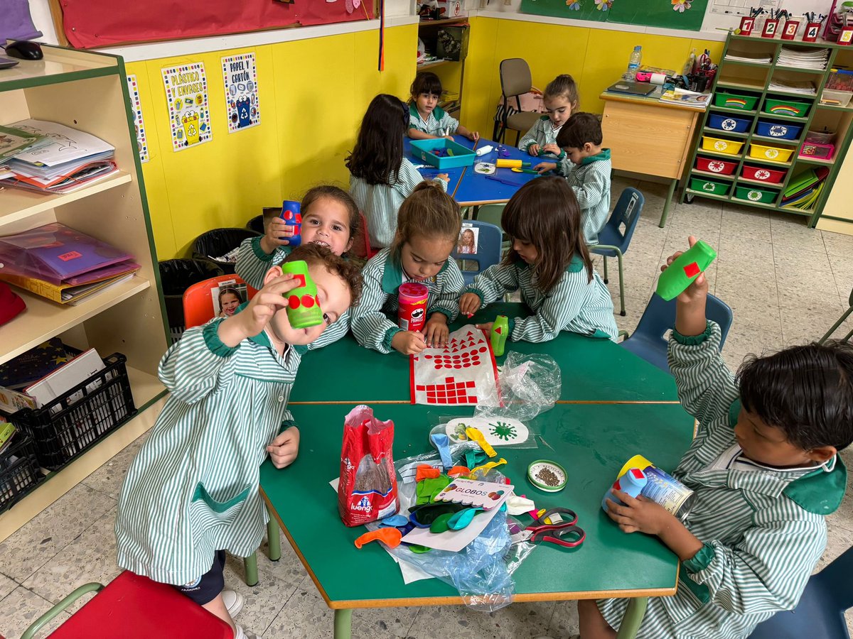 CCsanpascual's tweet photo. Ya hemos terminado nuestro proyecto “Menos plástico más vida” construyendo instrumentos 🥁 🪇 con materiales reciclados 👏👏👏los peques del cole os deseamos un feliz verano sin plásticos 🙌🙌 https://t.co/QFv9rdKHaP