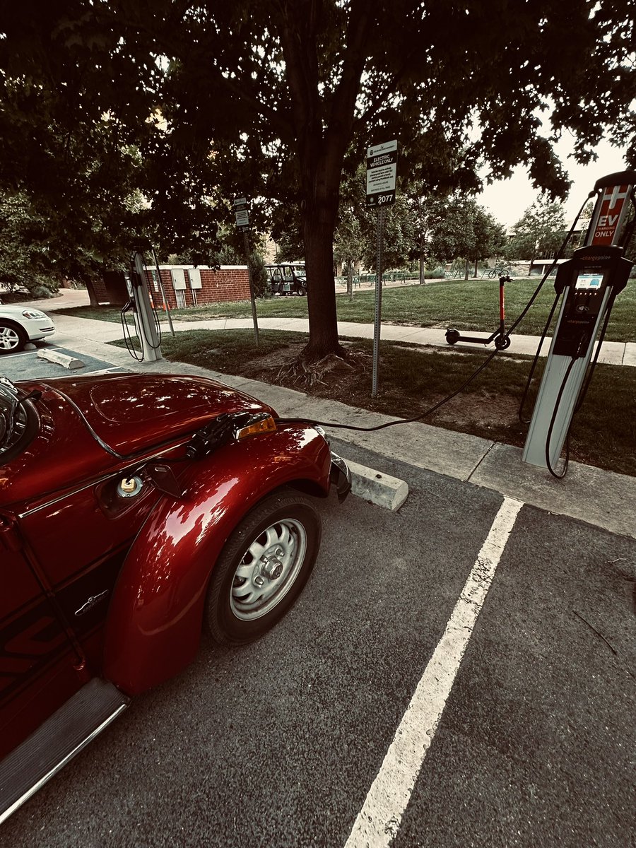 geekindisguise's tweet image. Working on an upgraded #J1772 charge port for Rosie.

Had to go around town to test the interoperability. Good thing Fort Collins has plenty of free charging stations! 

#VWBeetle #ElectricConversion