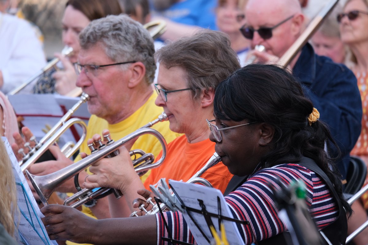 PottersFieldsPa's tweet photo. This Friday 21 June, join us on the park from 6.30pm for a glorious evening of music on a giant scale by the Big Summer Wind Ochestra &amp; Choir for #MakeMusicDay, an international festival of music-making 🎷🎶

See you there! https://t.co/lNYbTNnb9d