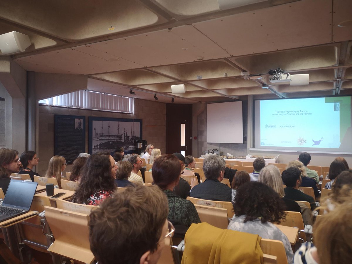 The Knowledge with Impact series concluded on Monday afternoon with a fascinating lecture by Professor Orla Muldoon

Orla's lecture was based on her recent book ‘the Social Psychology of Trauma: Connecting the personal and the political'

📰: ul.ie/ehs/news/ehs-k…

#StayCurious