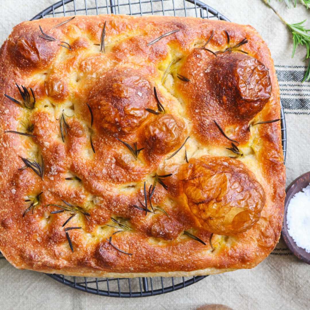 Hop over to our website for a host of new recipes including our Sea Salt and Focaccia Bread - great for sharing #MellowYellow #Focaccia 

farrington-oils.co.uk/?s=Focaccia