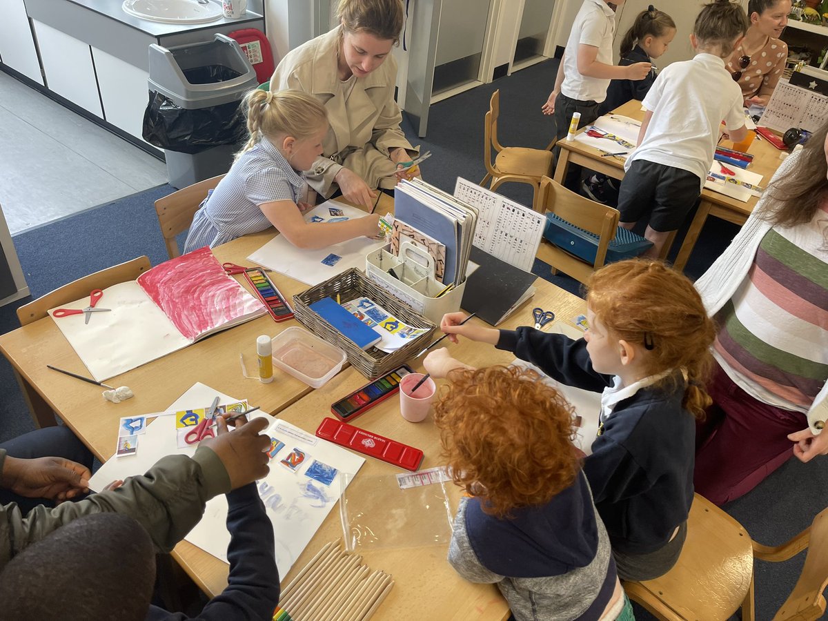 RockliffeManor's tweet photo. Thank you to Year 1 families who attended the Art, Stay and Learn session this morning! It was lovely hearing children articulate their learning process to their adults! https://t.co/qUrCfwPMEf