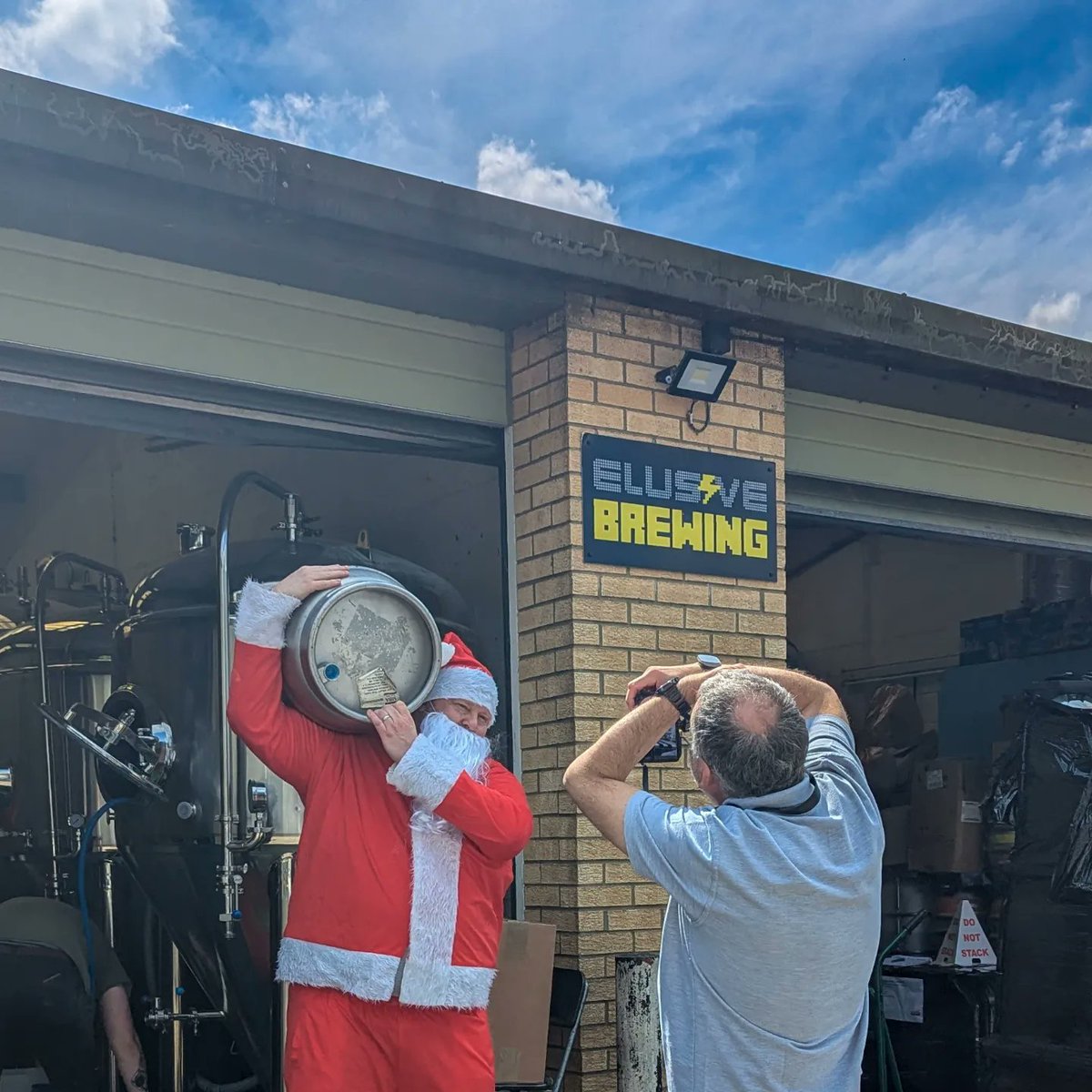 rcads's tweet image. Just your regular early summer day at #HogwoodIndustrialEstate