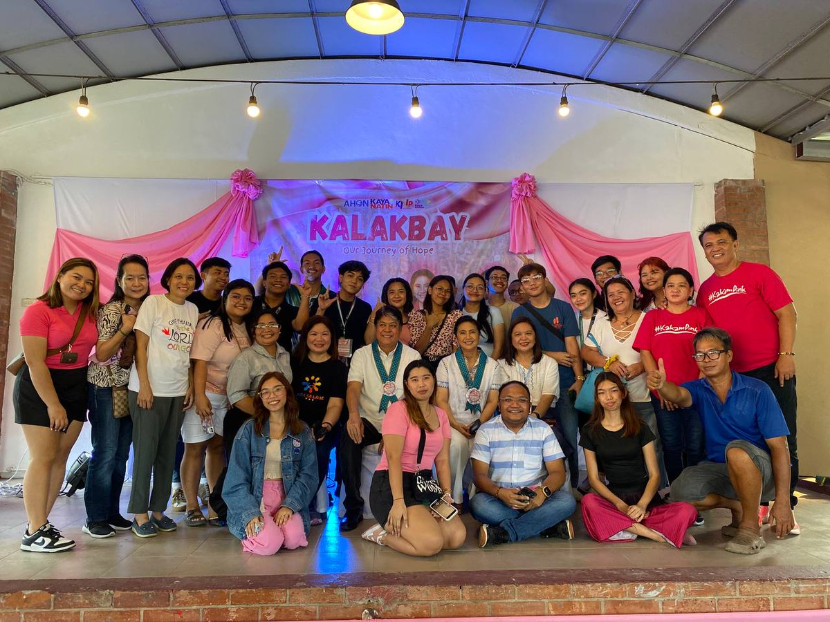 KANPph's tweet photo. SALAMAT, CAVITE! 🥰 🫰

Hanggang ngayon ay damang-dama nila fmr VP @lenirobredo at Sen. @kikopangilinan ang pagmamahal ng mga kababayan natin sa Cavite. 

#PilipinasParaSaLahat https://t.co/ksMgJMJS5V