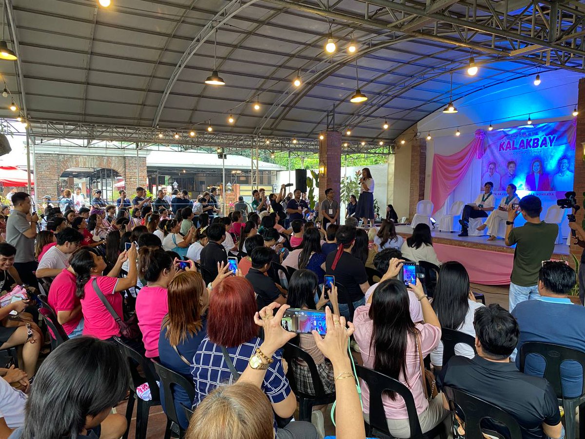 KANPph's tweet photo. SALAMAT, CAVITE! 🥰 🫰

Hanggang ngayon ay damang-dama nila fmr VP @lenirobredo at Sen. @kikopangilinan ang pagmamahal ng mga kababayan natin sa Cavite. 

#PilipinasParaSaLahat https://t.co/ksMgJMJS5V