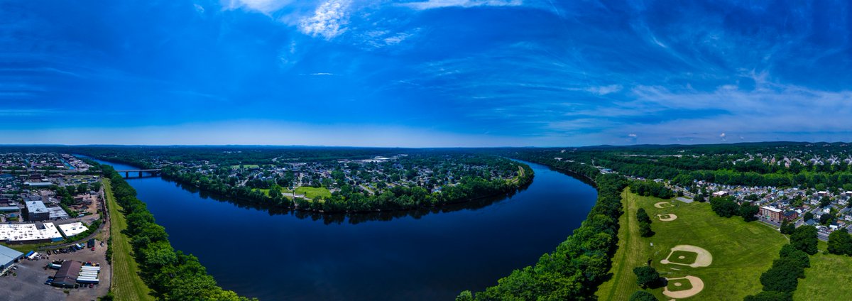WesternMADrones's tweet image. We&apos;re working on a long-term #droneproject in #holyoke #Massachusetts here&apos;s a nice view from our #droneshoot #dronephotography #dronejob #droneservices #DroneDocumentary #panorama #westernmass #westernmassdrones #womenwhodrone