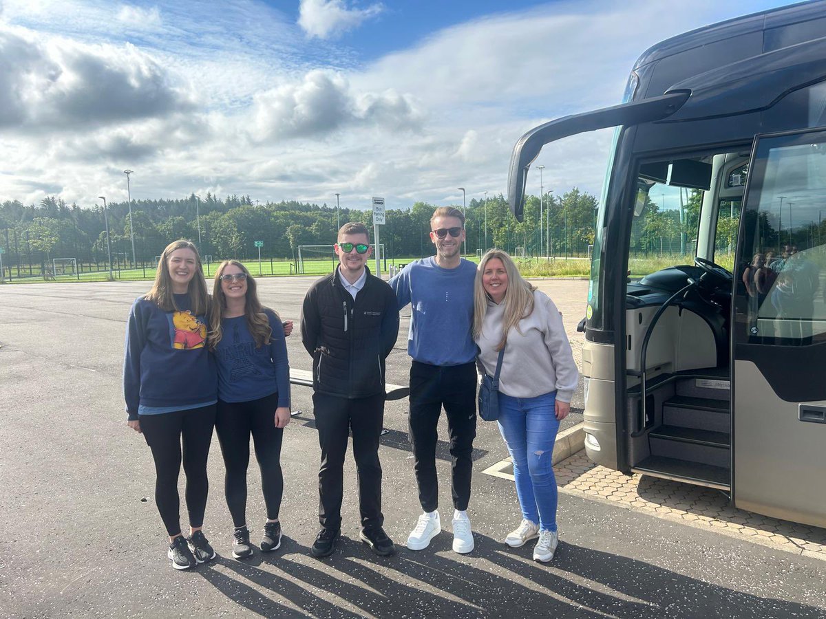 And we’re off. Bon voyage 🇫🇷