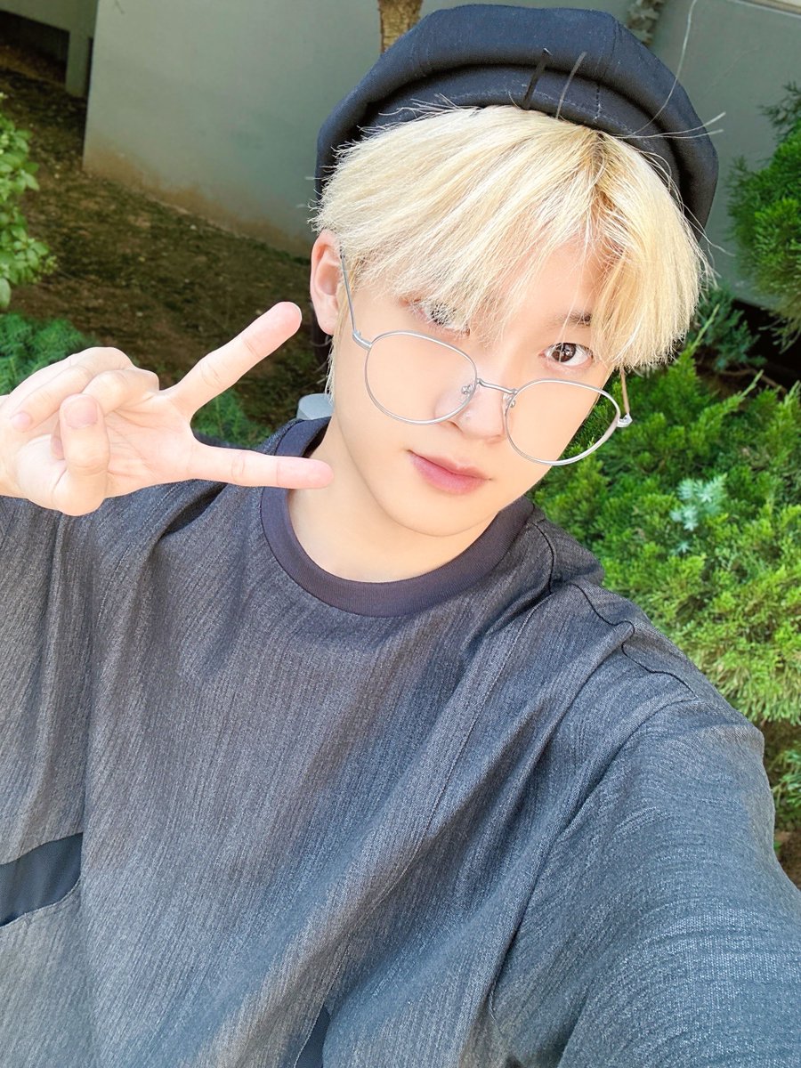 xikers_official's tweet photo. [#준민] 민기 선배님께!!! 생일선물 받았어요오!! 완전 맘에 듭니당🤗 멋진 우리 선배님!! 사랑합니다!!
#xikers #싸이커스 https://t.co/4KmY1NIDSK