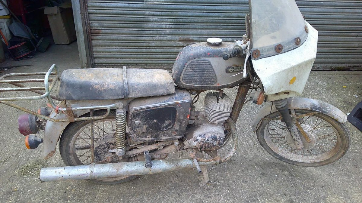 BarnFindsUK's tweet photo. Ad: 1984 MZ TS125 - "engine is seized. but everything else is free"
On eBay here -->> https://t.co/DFyzEg0rJu
#MotorcycleRestoration #ClassicMotorcycle #MZTS125 #BikeForSale #MotorcycleProject #MotorcycleParts #BarnFind https://t.co/DWBTZ7b2Oe