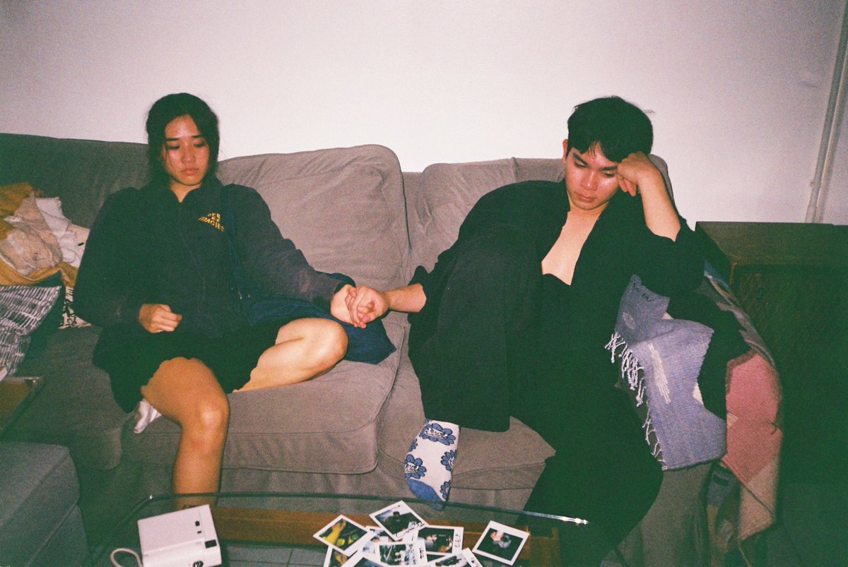 รักมากแค่ไหนยิ่งเจ็บมากแค่นั้น ถ้าการฝืนและยื้อกันไปไม่ใช่ทางออก และทางออกคือการปล่อยมือออกจากกันแน่นอนว่าการปล่อยมือออกจากกันทั้งที่ยังรักกันอยู่มันไม่ใช่เรื่องง่าย🥀

ไม่ไหวก็ปล่อยมือ - YEP MAY YEP
youtu.be/Mp341zXCORY?si…

#YEPMAYYEP #ไม่ไหวก็ปล่อยมือ