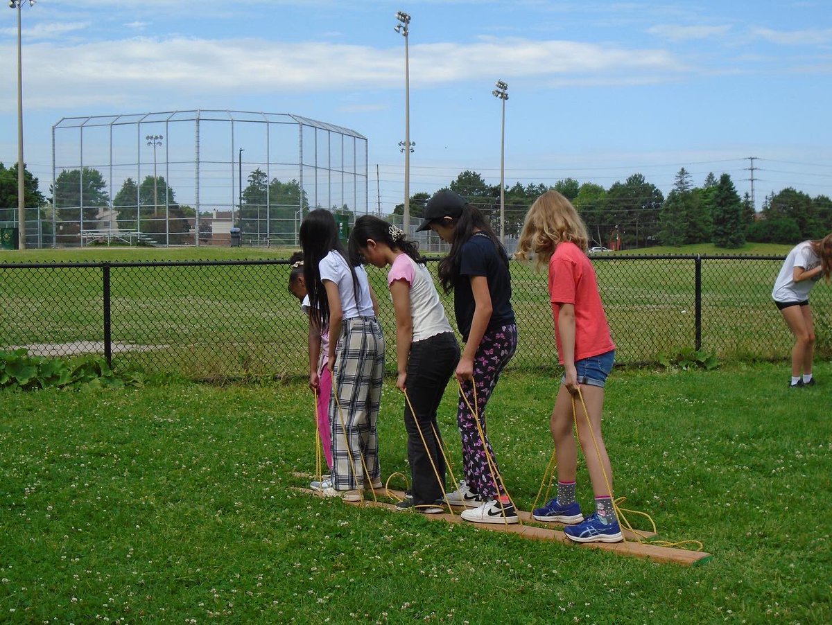 Thank you GRADE 5’s for such a great visit last week. We hope you enjoyed your visit and fun activities! Thank you to all the Erin Mills students who helped organize the events.