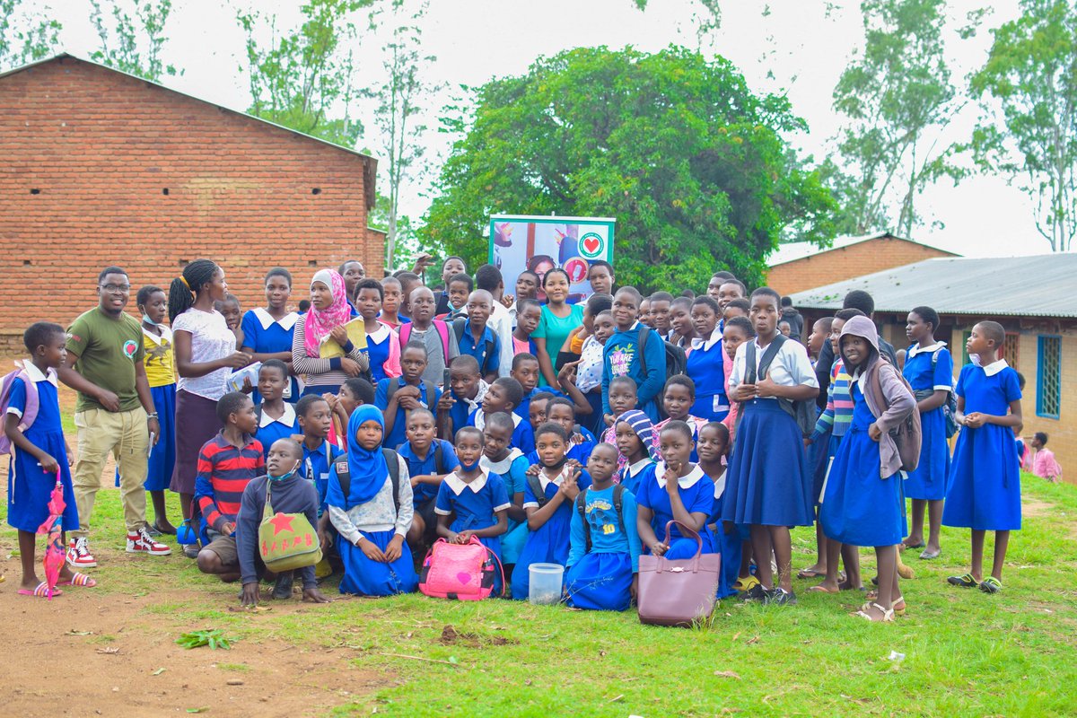 We take immense pride in the community that we serve. Our mission is to make a positive difference in the lives of those we reach throughout out Blantyre rural. Even if we manage to impact just one life, it brings us great joy &amp; fulfillment. Happy Tuesday everyone!!
#ART
#nayo