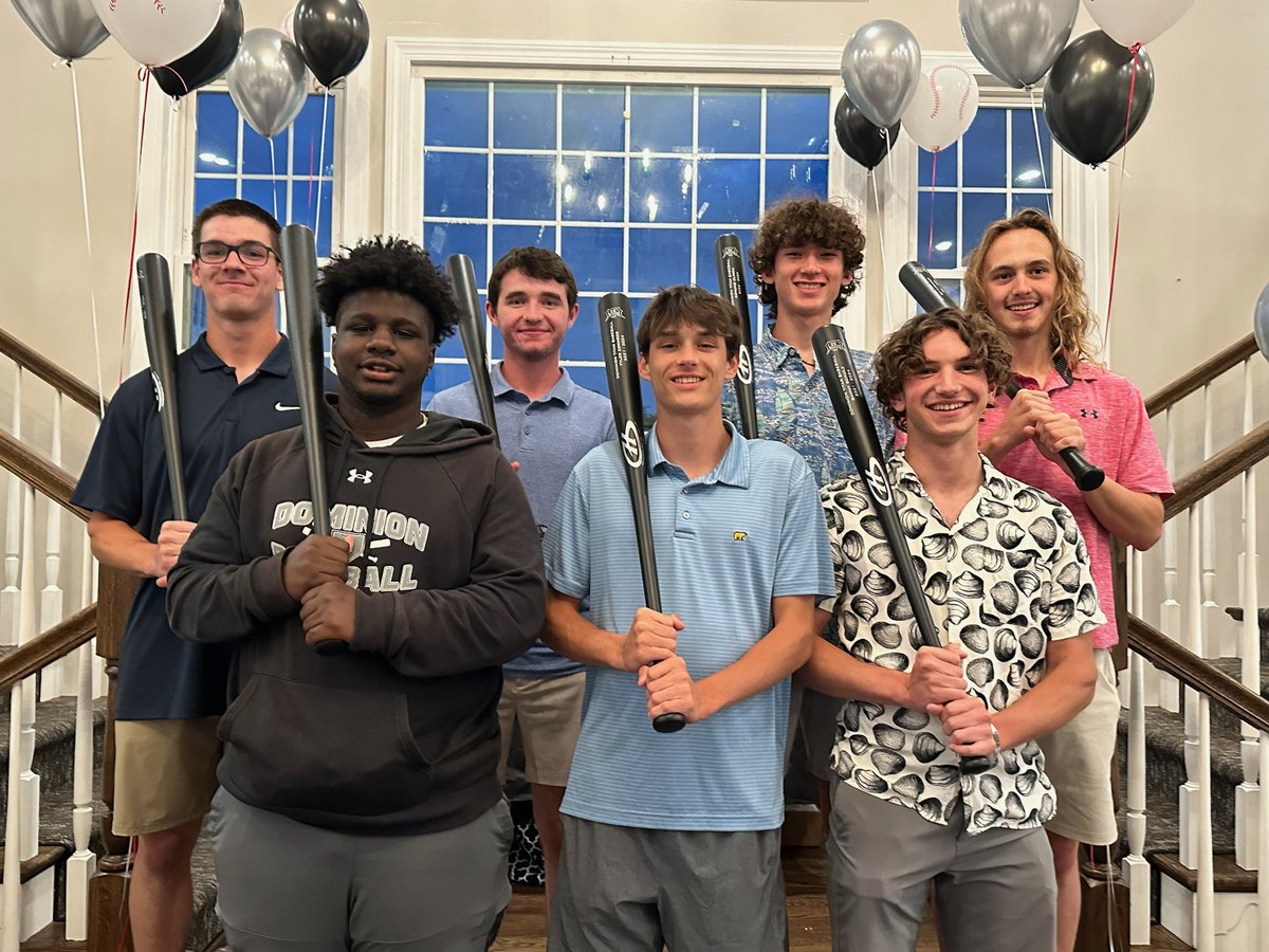 What a great evening celebrating this team and program! Thank you to all that helped put on such a special night! The stories and memories were awesome. The relationships will last forever! #dombats #thankyou #proudprogram #banquet ⚪️⚫️🎉
<a href="/DominionLcps/">DominionLCPS</a> <a href="/TitanAthletics2/">Titan Athletics</a>