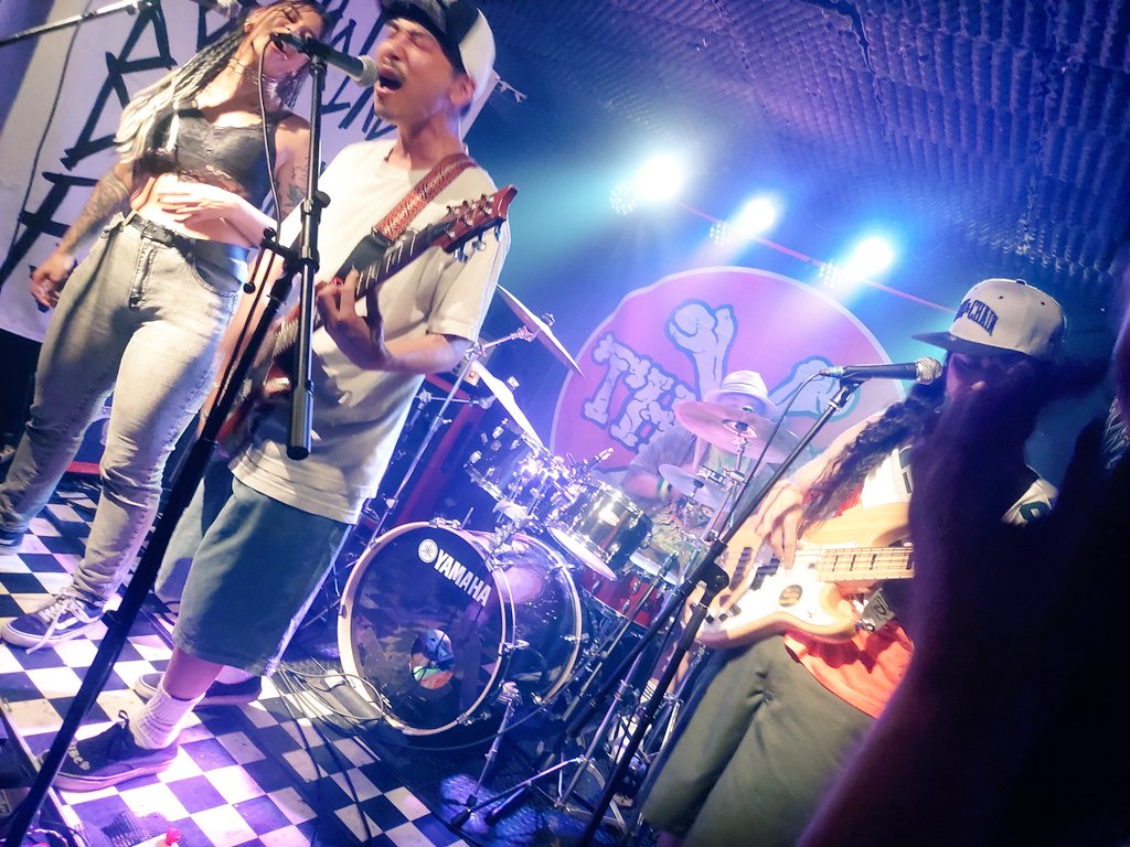 TengJp's tweet photo. 6/15.BAD RAD ROLL企画を観に柴崎RAT HOLLへ全4バンド共にスタイルも違えは中身も違う、だけど一つの形に纏まった熱い面子でした。新庄の、D.N.Kが凄まじくて思わず写真を撮るのも忘れて観ハマった。あれだけの強力面子はなかなか集めらるもんじゃない！帰り道も余韻が覚めやらずで本当楽しかった！ https://t.co/F7n1AQz3pd