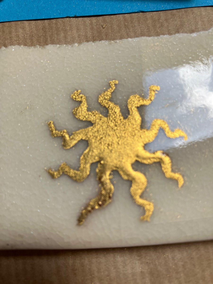 Having fun today experimenting with gold on ceramics - first using gold pen then applying kintsugi methods (lacquer + bronze powder here). 
#ceramics
