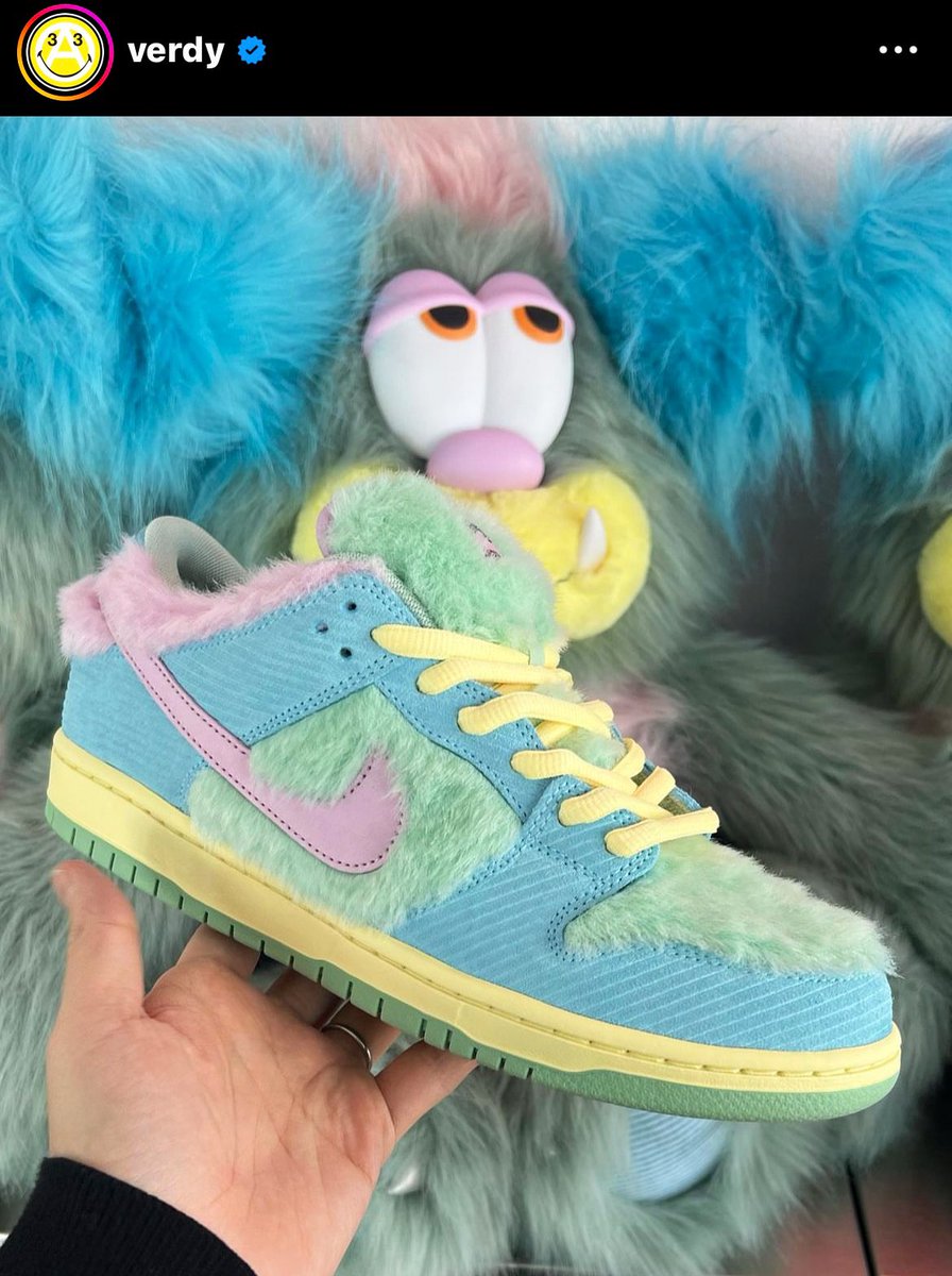 VERDY × NIKE SB DUNK LOW 