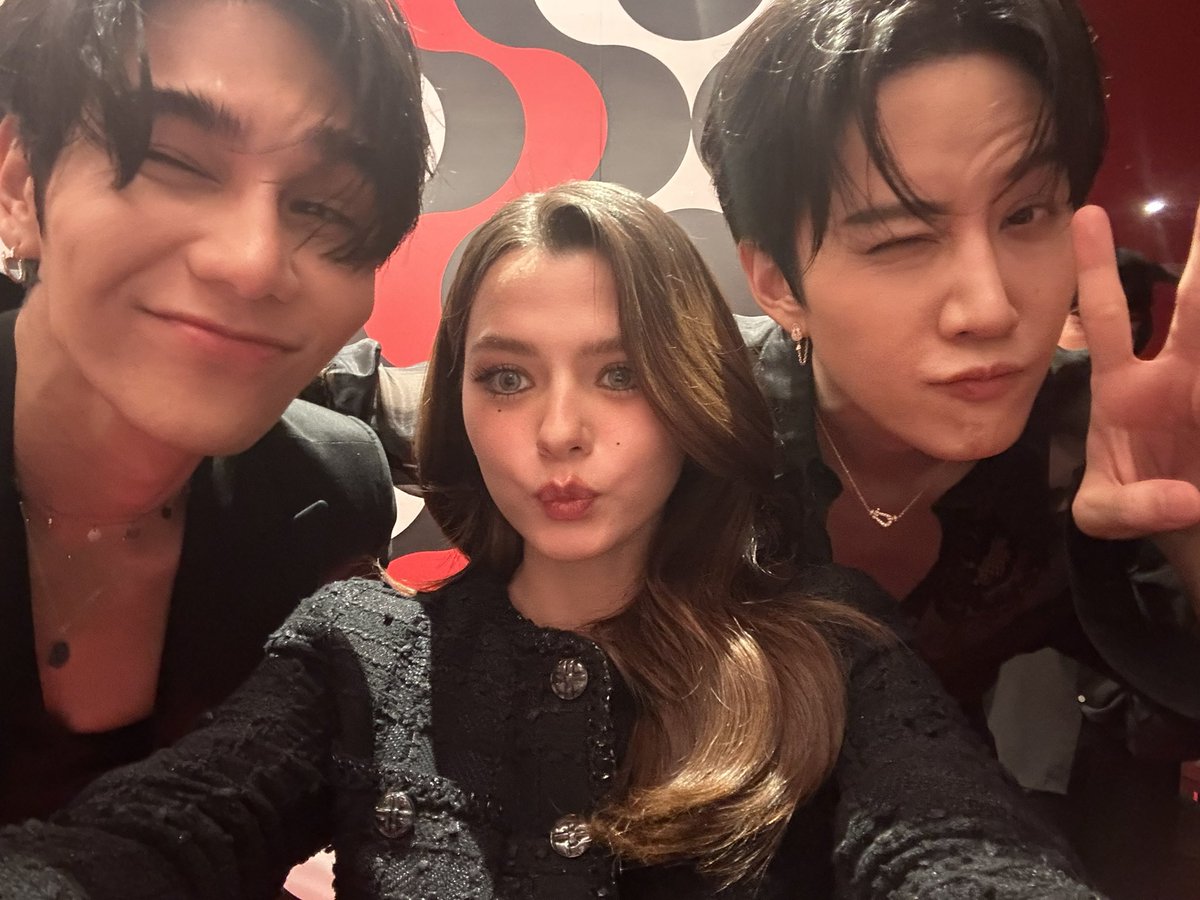 AngelssBecky's tweet photo. 🖤
#VampTheSeriesPILOT https://t.co/j8KWsVFoQU