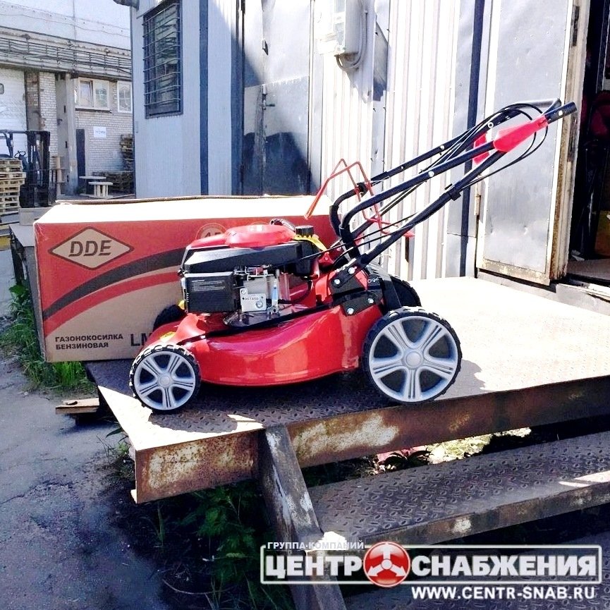 centr_snab's tweet image. Наши отгрузки:
#СадоваяТехника
Предлагаем к поставке более 10 тысяч наименований садовой техники:
Бензопилы, газонокосилки, мотоблоки, мотокосы, минитракторы, электропилы, кусторезы, триммеры, воздуходувки, насосы и мн.др.!
☎(812/495) 640-40-01
​​🌐centr-snab.ru