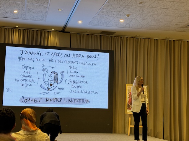 "𝐄𝐭 𝐩𝐮𝐢𝐬 𝐮𝐧 𝐣𝐨𝐮𝐫, 𝐭𝐮 𝐝𝐞𝐯𝐢𝐞𝐧𝐬 𝐠𝐫𝐚𝐧𝐝𝐞"🎈🎈

C'est sur ces mots que <a href="/debencheikh/">Dhia Ben Cheikh</a>  m'a introduit sur la scène <a href="/AgileEnMed/">Agile En Méditerranée</a>  #CASABLANCA 2024 avant ma keynote de clôture sur mon #livre "Apprivoisez #incertitude : faites-en une #compétence !"