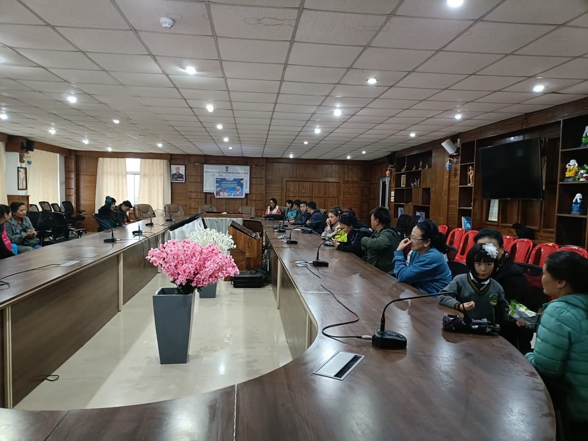 diprotawang's tweet photo. I/c DC Tawang Sang Khandu alongwith PD DRDA @TenzinJambey4 Officers of Agri, Vety,fishery, cooperative, KVK Tawang and farmers witnessed the live telecast program of Prime Minister @narendramodi transfer of 17th installment of #PM-Kisan from DC's Conference Hall Tawang https://t.co/4VdOSmnr7j
