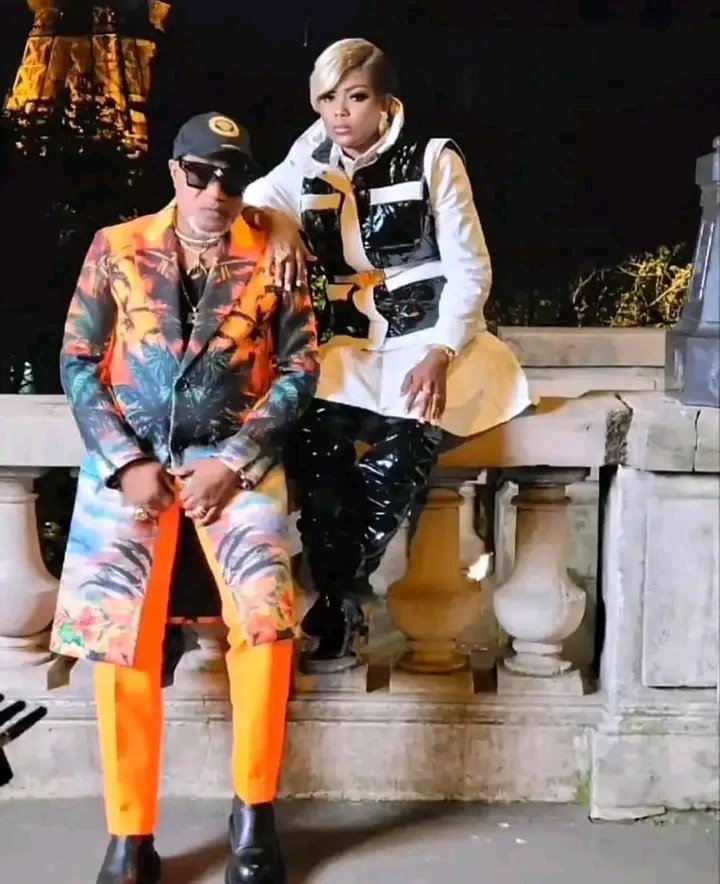 Gastonramazani2's tweet image. Le vieux Bébé ♥️💐

Mon artiste préféré, batika yo vieux

Tu peux dire n'importe sur #Koffi  mais faire des chansons comme 

S.O.S, Foutadjalon,Zéro faute, aspirine, Désespoir, Pont rouge, femme,Choc... 🎶 🎶 🎼 🎙️ 

C'est pas facile

@Koffi0lomide ✅