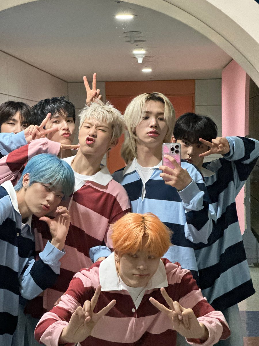 whibglobal's tweet photo. 📸 | JINBEOM — weverse update 240618

Hey!! 'KICK IT' activities are over. Although it feels a bit late, (＾ν＾）
We had a lot of regrets because we prepared in such a hurry, 

(+)
#WHIB #휘브 #JINBEOM #진범 https://t.co/jwfQkiHD1B