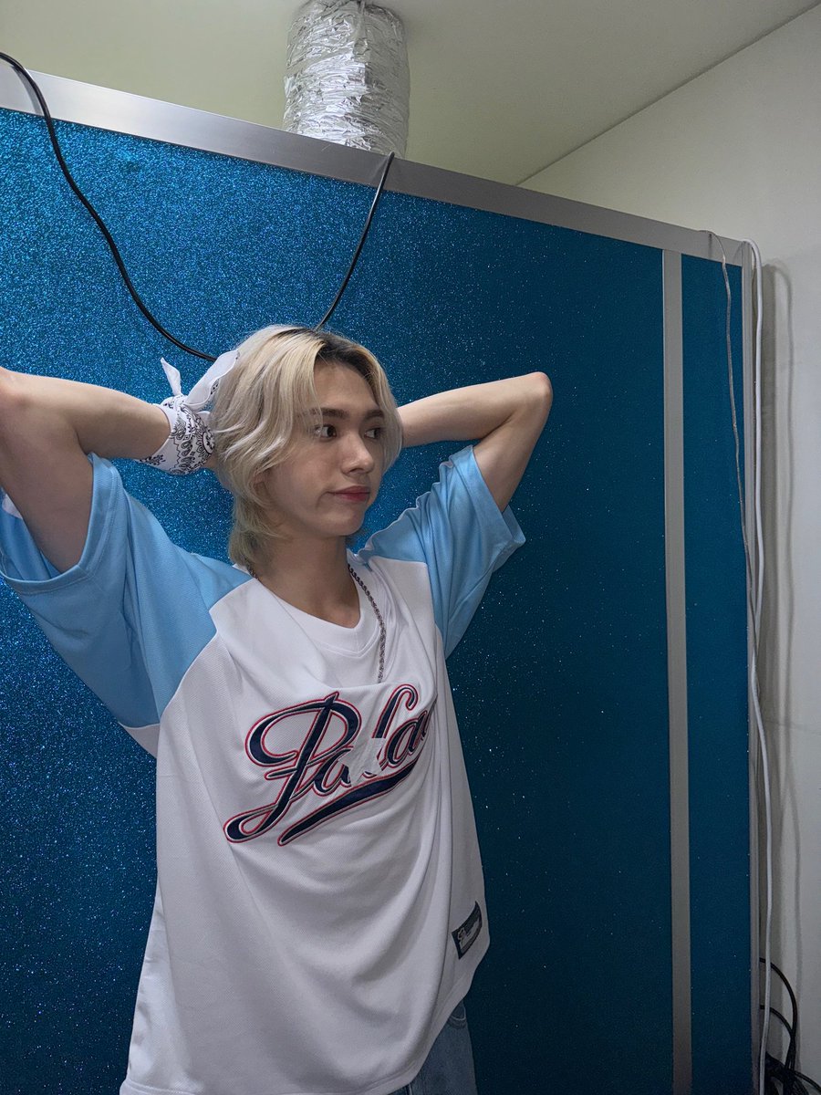 whibglobal's tweet photo. 📸 | JINBEOM — weverse update 240618

Hey!! 'KICK IT' activities are over. Although it feels a bit late, (＾ν＾）
We had a lot of regrets because we prepared in such a hurry, 

(+)
#WHIB #휘브 #JINBEOM #진범 https://t.co/jwfQkiHD1B