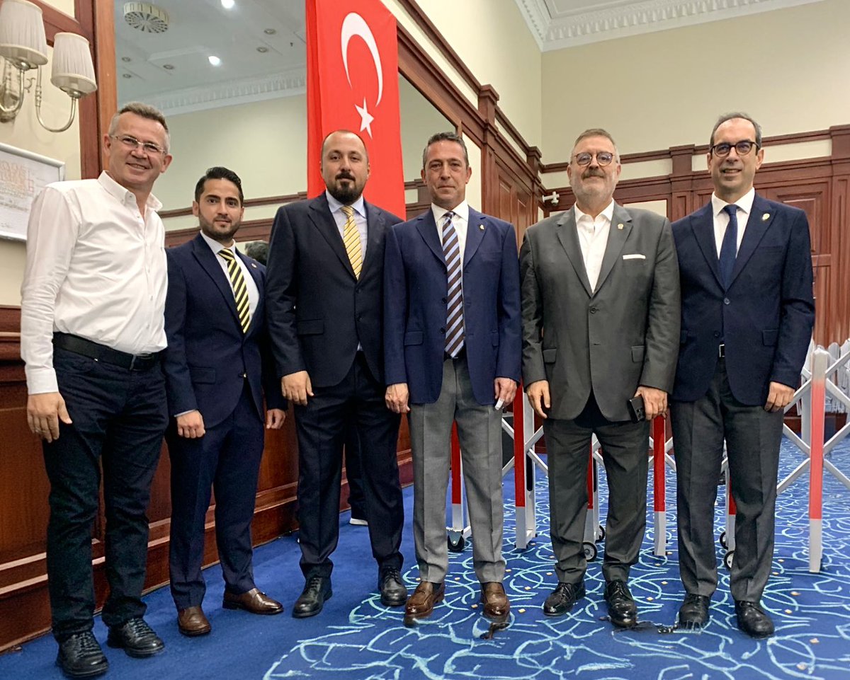 Fenerbahçe Gönüllüleri Derneği olarak,Yönetim Kurulu Üyelerimizle Kulübümüzün Geleneksel Bayramlaşma Törenine katıldık. Kulüp üyeleriyle samimi bir sohbet ortamında bayram sevincini birlikte yaşadık ve birbirimize iyi dileklerimizi ilettik.
#FBGDER