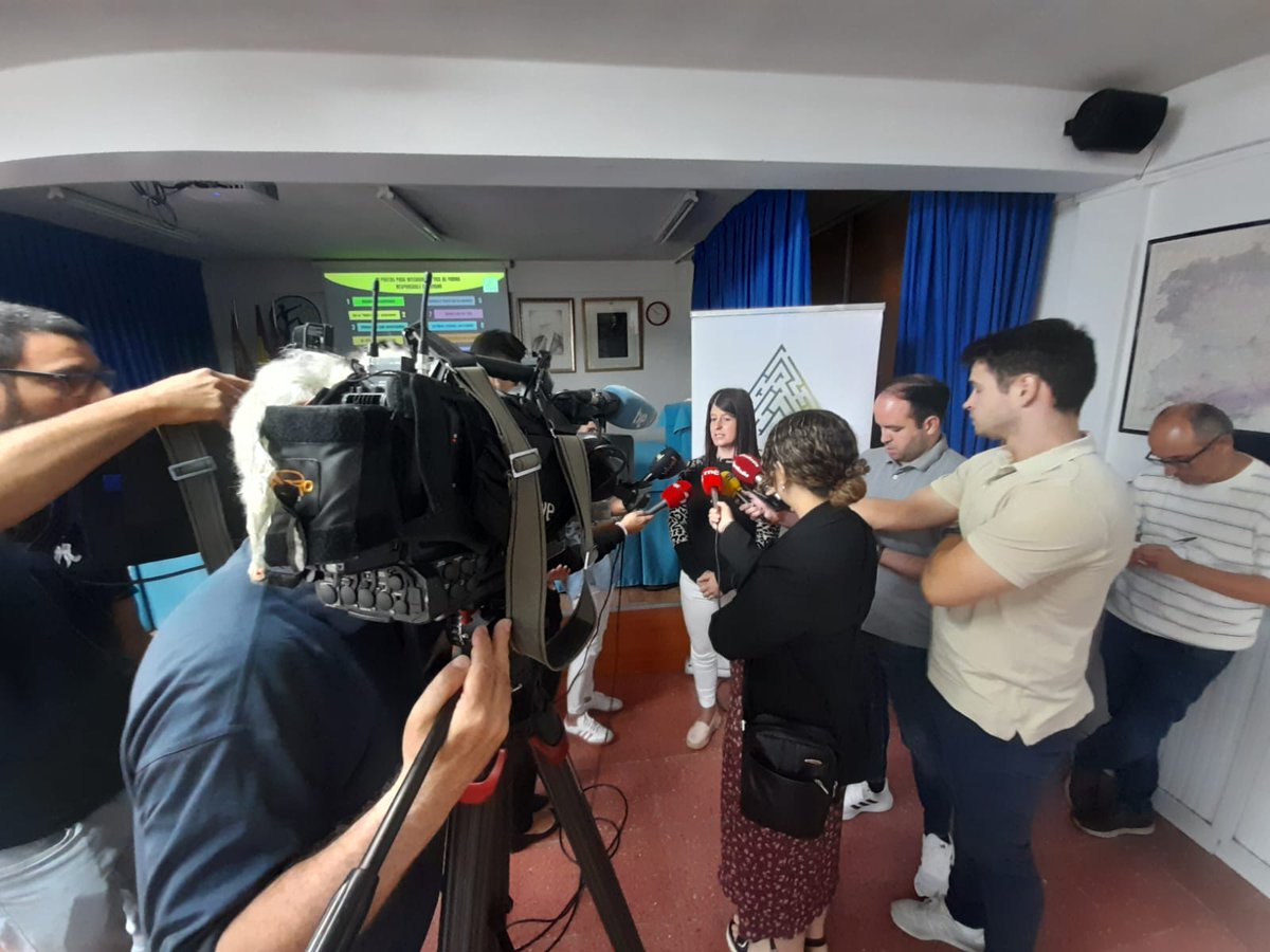 🔝 ¡Y un aplauso para Virgina, por aportar su testimonio de #mujeradicta en proceso de #rehabilitación de #adicción al #juegoonline! 👏

👉 ¡Por fin sonríe gracias a #AJUPAREVA! 

🔝 Hoy es la protagonista en muchos medios de comunicación 😊 #Sepuede 💪

#Ludopatía #AdicciónJuego