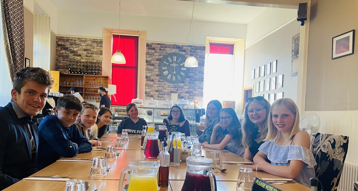 Enjoying the P7s Leavers’ Meal … thank you so much The Old Schoolhouse … enjoy the rest of your transition week! 👍🤩👏