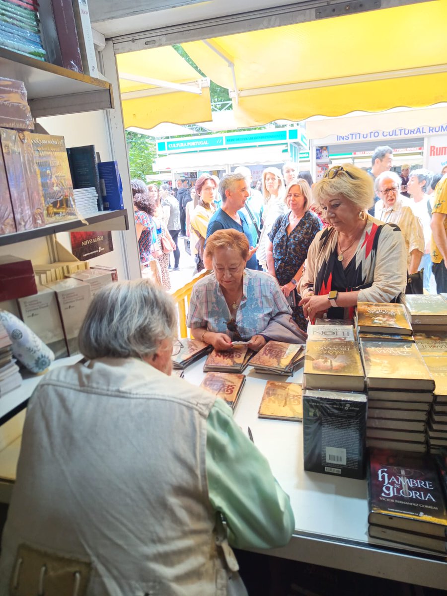 Recuerdos de la #FLM24 EL REGRESO DE VÁZQUEZ-FIGUEROA <a href="/FLMadrid/">Feria del Libro de Madrid</a> <a href="/edhasaeditorial/">edhasa</a>