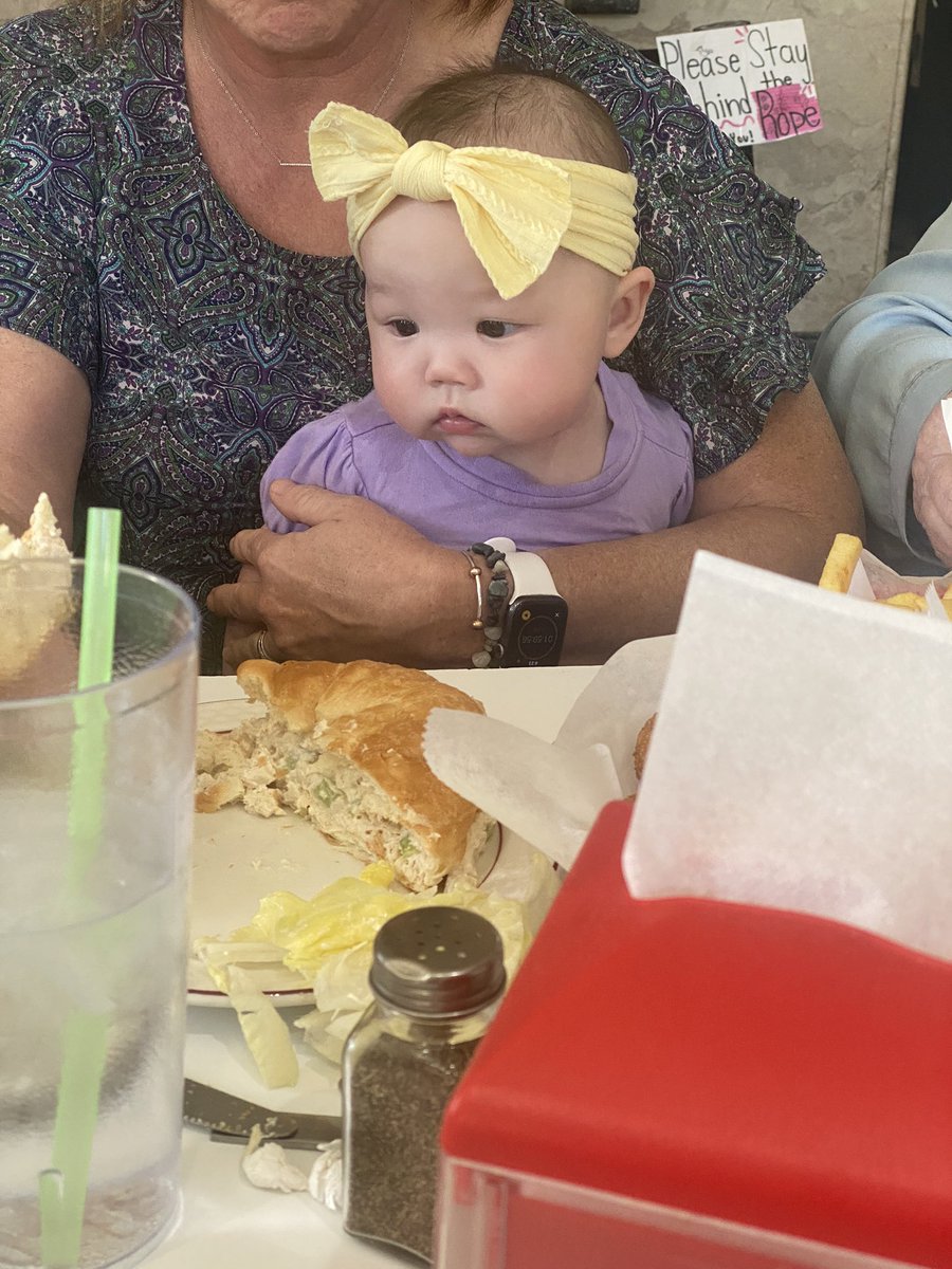 con___ye's tweet image. I hope you all find someone that looks at you the way kaia looks at food
