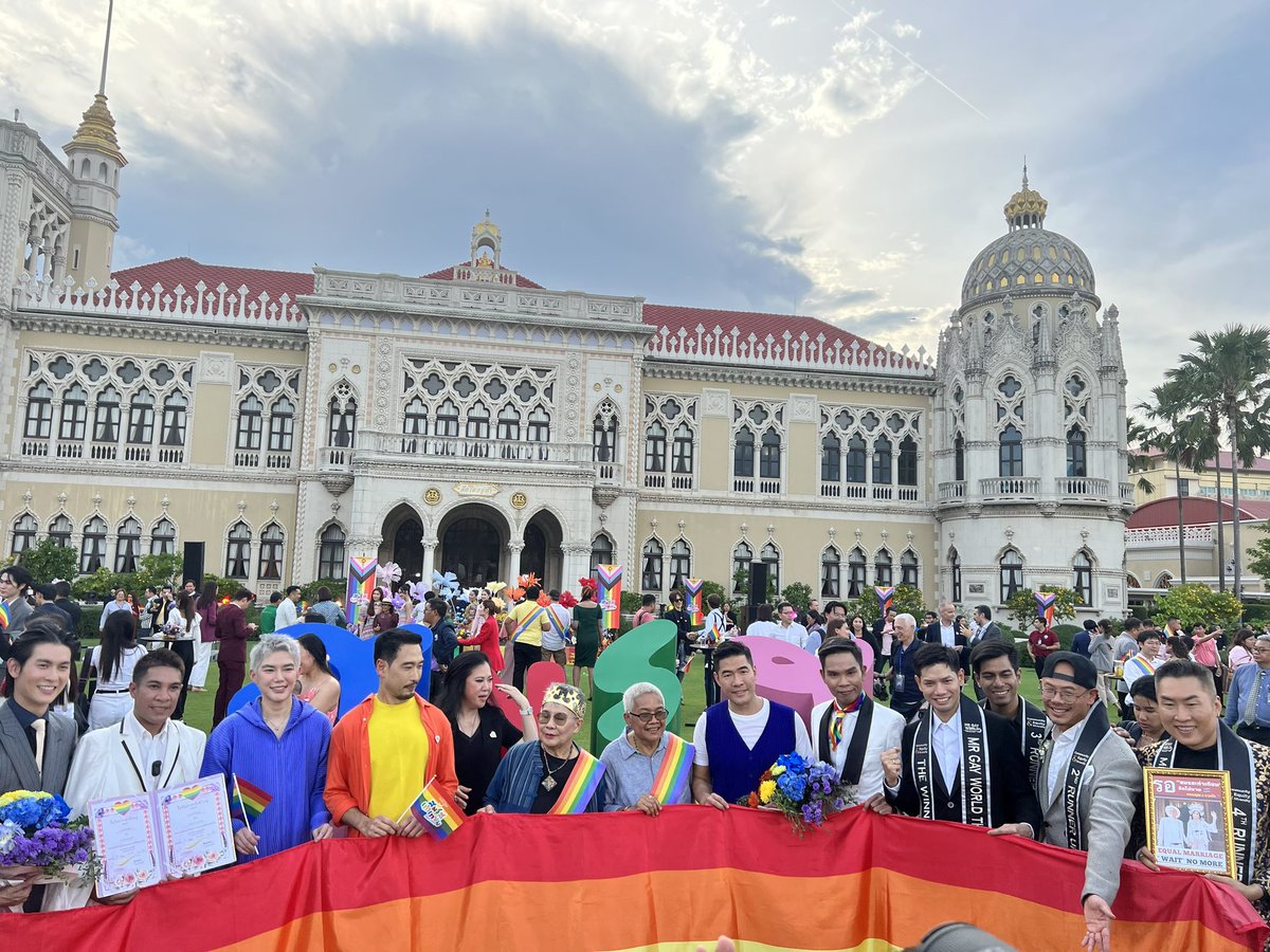 IrlEmbThailand's tweet photo. A wonderful festive atmosphere at Thai Government House to celebrate the passage of the Marriage Equality Bill through Parliament. Truly a historic moment as Thailand becomes the third country in Asia &amp; first in ASEAN to legalise same sex marriage 💛 🏳️‍🌈#lovewins #equality https://t.co/kt5QmToy6D