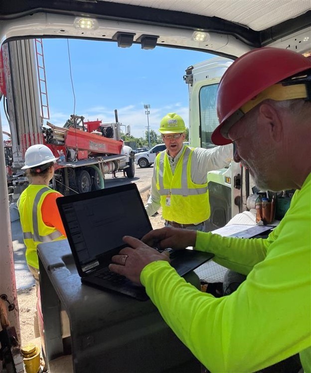 USArmy's tweet photo. The #USArmy is exploring geothermal energy as part of a Federal Geothermal Partnership initiative with @ENERGY.

Check out what's going on at Detroit Arsenal:▶️ https://t.co/OUgQacZ7tX https://t.co/SGl4bigeJk