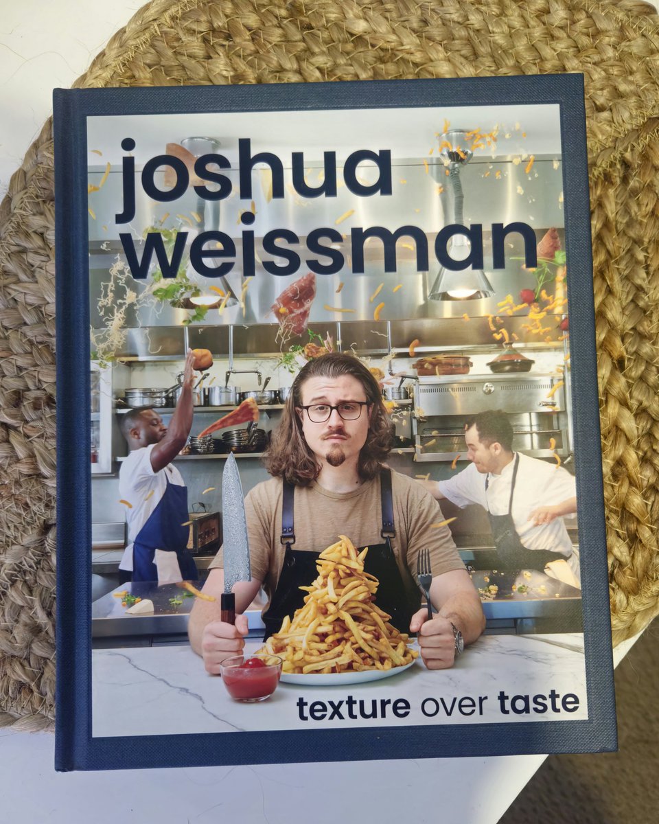 Tricky129's tweet photo. @therealweissman 

I finally found your book in Australia, 

Your videos are top-tier Papa 🤌 https://t.co/CsHqjAtCL4