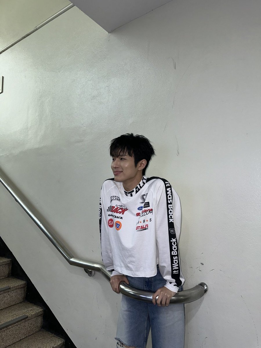 whibglobal's tweet photo. 📸 | UGeon — weverse update 240518

TMI - I went to a sushi restaurant before the group practice
I just wanted to say it haha

#WHIB #휘브 #UGeon #유건 https://t.co/OcOAq40QO9