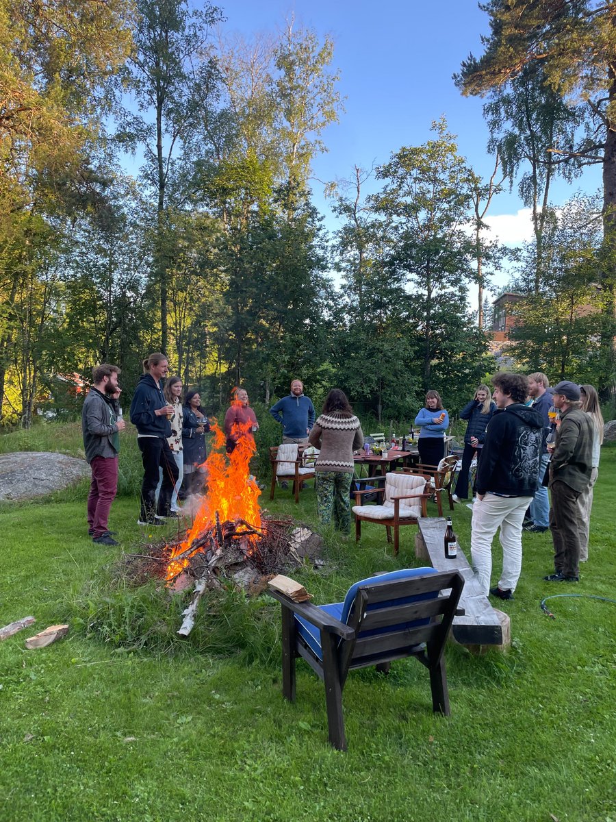 Lots of great things to celebrate at the yearly OMG (Oslo Mycology Group) summer party at <a href="/ellathoen/">ellathoen</a> 's place🥂🍄