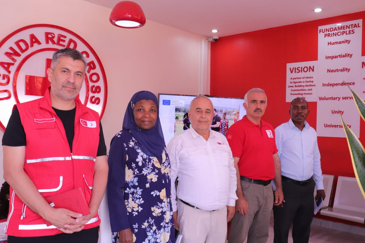 <a href="/TrRedCrescent/">Turkish Red Crescent</a> team made a courtesy call to our office today, after their field engagement in the meat distribution exercise as part of Eid celebrations. 

They also met with the Secretary-General <a href="/robert_kwesiga/">Robert Kwesiga</a> for bilateral discussions. 
<a href="/MFATurkiye/">Turkish MFA</a> <a href="/SMutegombwa/">Donate blood</a>