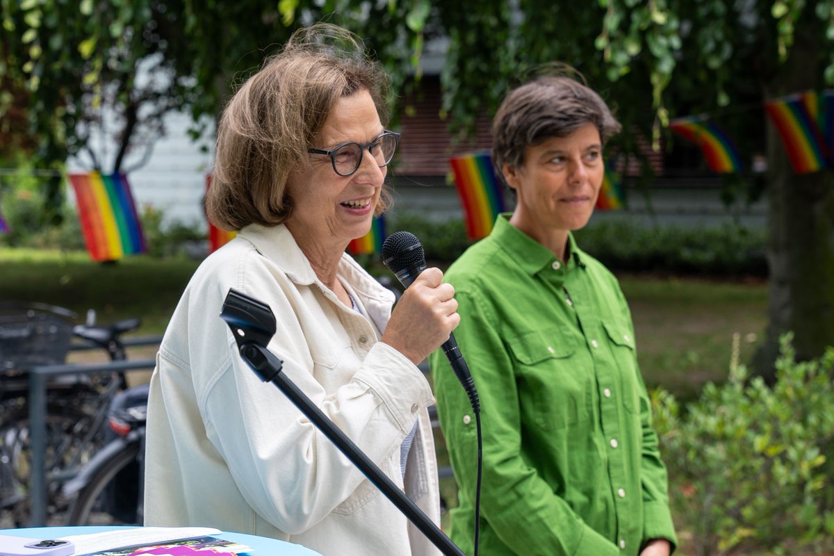 BTU_CS's tweet image. 🏳️‍🌈BTU hisst Regenbogenfahne:
Die BTU hat am Montag mit dem Hissen der Regenbogenfahne die #CSD-Aktionswochen für #Cottbus und die #Niederlausitz eröffnet.
b-tu.de/news/artikel/2…
👉Das gesamte Programm der CSD-Aktionswochen gibt es beim @CSDCB:
csd-cottbus.info/index.php?view…