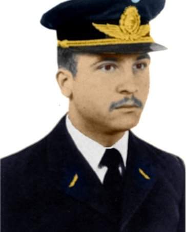 El día 18 de junio 1958 nacia en Cap. Fed. el Héroe Luis Mario VALKO Caído durante el Conflicto del Atlántico Sur de 1982.
Al cumplirse un nuevo aniversario de su natalicio lo recordamos y le enviamos un abrazo fraterno a su familia.
¡Besos al cielo a nuestro Héroe de la Patria!