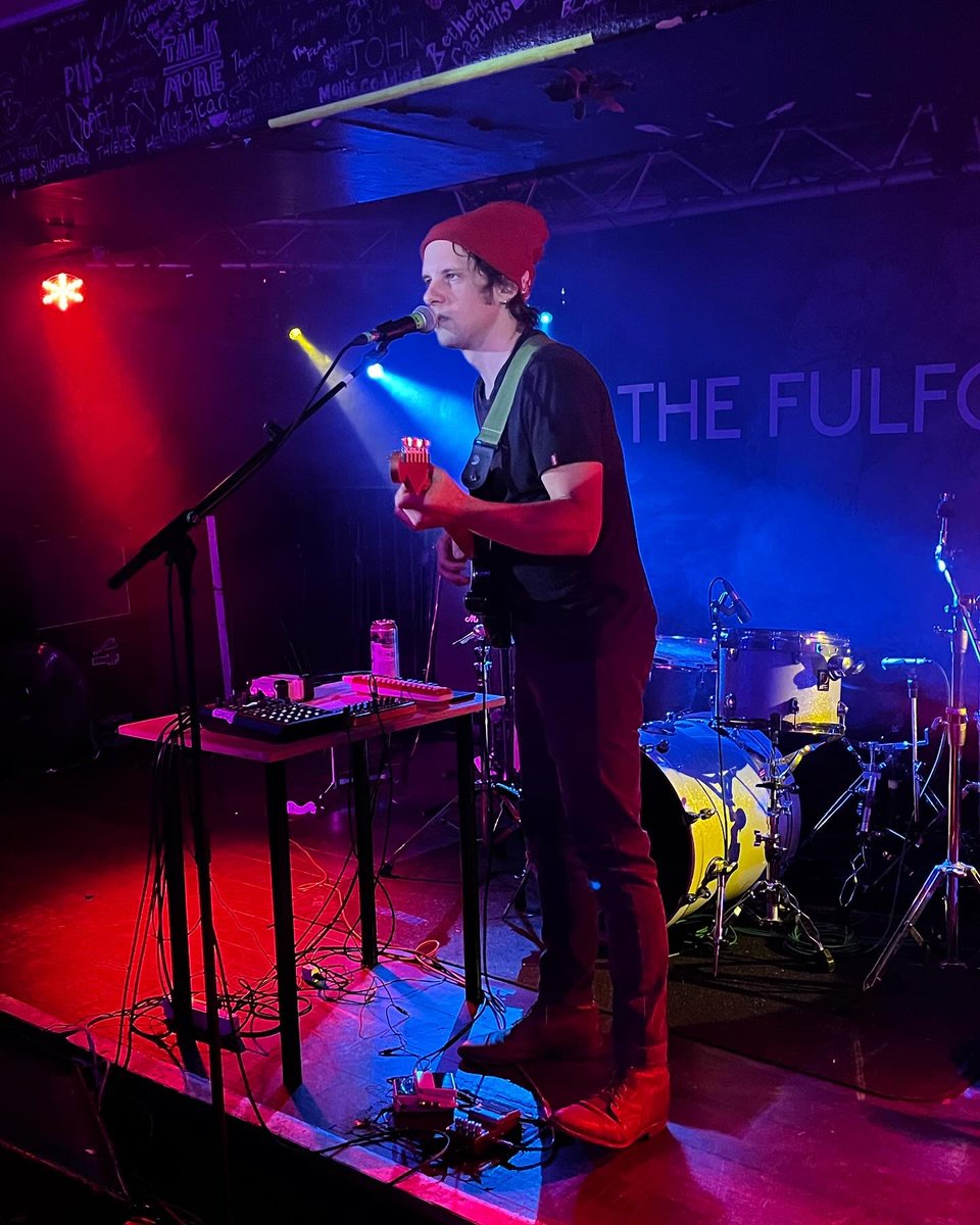 leafygreene's tweet photo. Really lovely night @fulfordarmsyork watching Ryan Davis (roadhouse solo) perform his wonderful songs and make some great noises. What a fantastic voice too 🔥✨ https://t.co/u0b84Wumwa