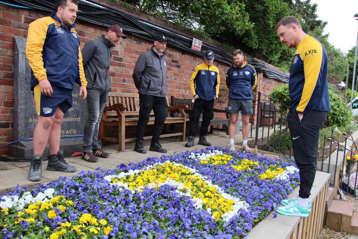 A big thank you to the team at <a href="/YGC_Group/">Yorkshire Garden Centres</a> and <a href="/MoneBros/">MONE BROS</a> for providing our grounds team with over 1⃣5⃣0⃣0⃣ plants for a new floral tribute to Rob Burrow at AMT Headingley in our memorial garden 🙏

Make sure you take a look at Friday's game!