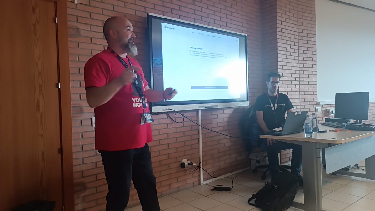 Antonio Fernandes (@afernandesvigo) on Twitter photo Llenazo total en nuestra charla sobre usos de la #IA y #deepfake para realizar y evitar #bulos y #fakenews en el marco del <a href="/C1b3rWall/">C1b3rWall</a> de <a href="/policia/">Policía Nacional</a>.
Muchísimas gracias a <a href="/Carlos_Latre/">Carlos Latre</a> por colaborar con nosotros en esta actividad de divulgación de #ciberseguridad.
Eres el mejor!! Llenazo total en nuestra charla sobre usos de la #IA y #deepfake para realizar y evitar #bulos y #fakenews en el marco del <a href="/C1b3rWall/">C1b3rWall</a> de <a href="/policia/">Policía Nacional</a>.
Muchísimas gracias a <a href="/Carlos_Latre/">Carlos Latre</a> por colaborar con nosotros en esta actividad de divulgación de #ciberseguridad.
Eres el mejor!!